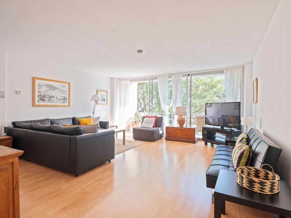 Communal lounge/ TV room, TV and multimedia, Living room, Seating area