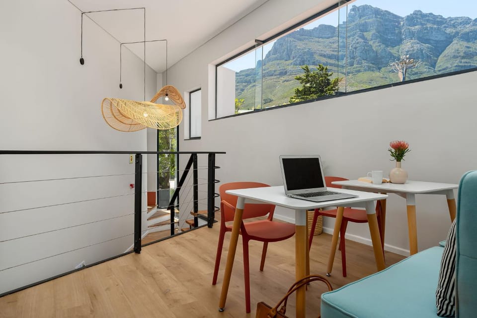 Seating area, Dining area, Mountain view