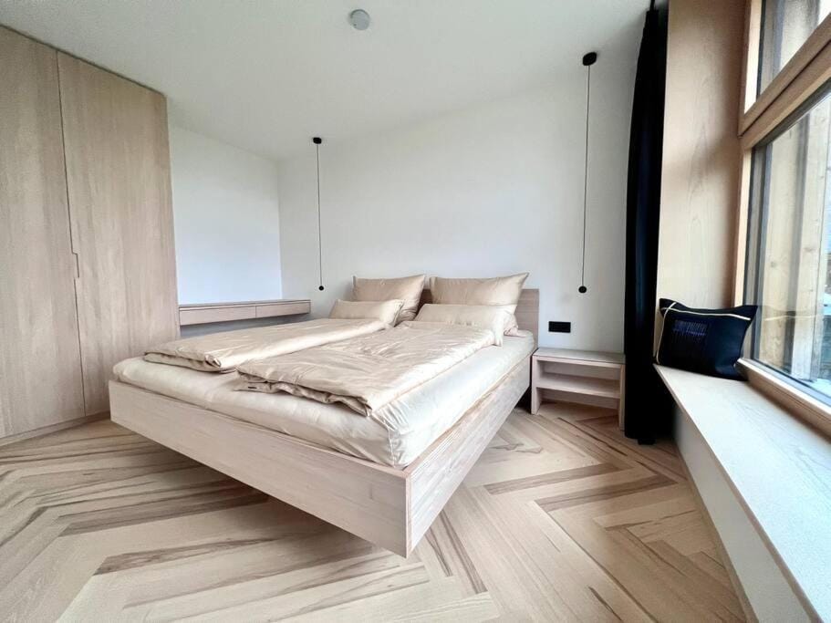 Bed, Photo of the whole room, Bedroom, wardrobe