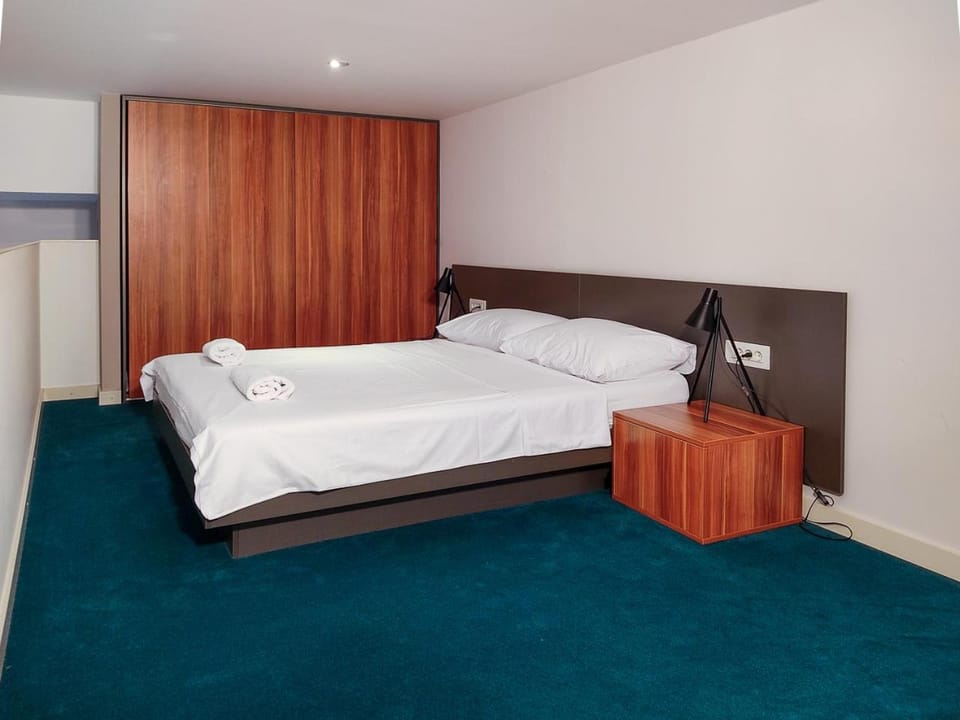 Bed, Bedroom, wardrobe