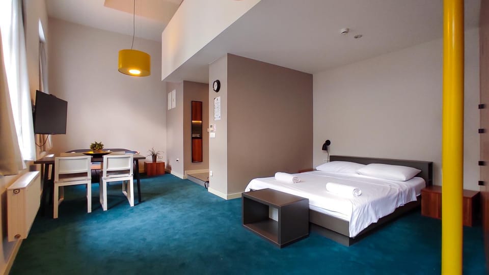 Communal lounge/ TV room, Bed, Bathroom, TV and multimedia, Photo of the whole room, Bedroom, towels