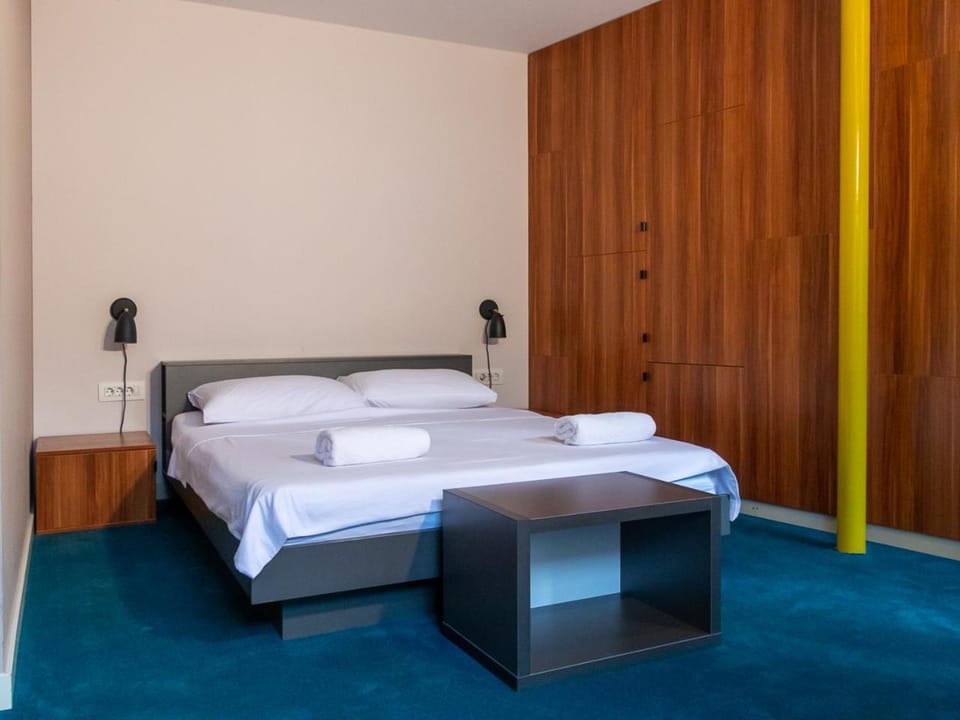 Bed, Bedroom, towels, wardrobe