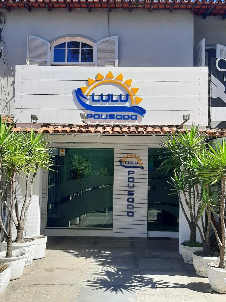 Property building, Facade/entrance, Property logo or sign, View (from property/room), City view, Landmark view, Street view, Location