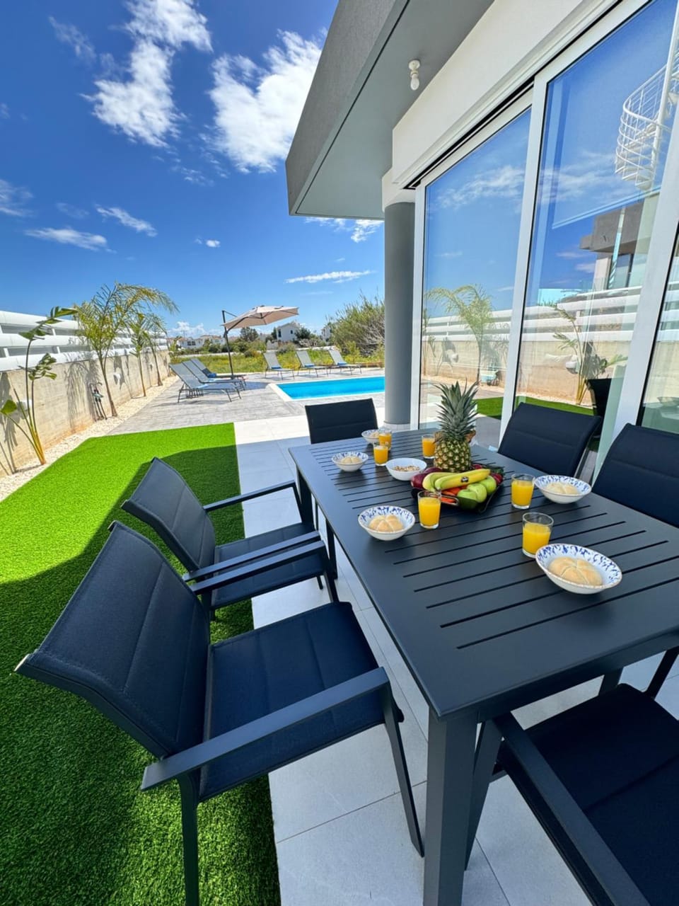 Day, Natural landscape, View (from property/room), Seating area, Dining area, Food