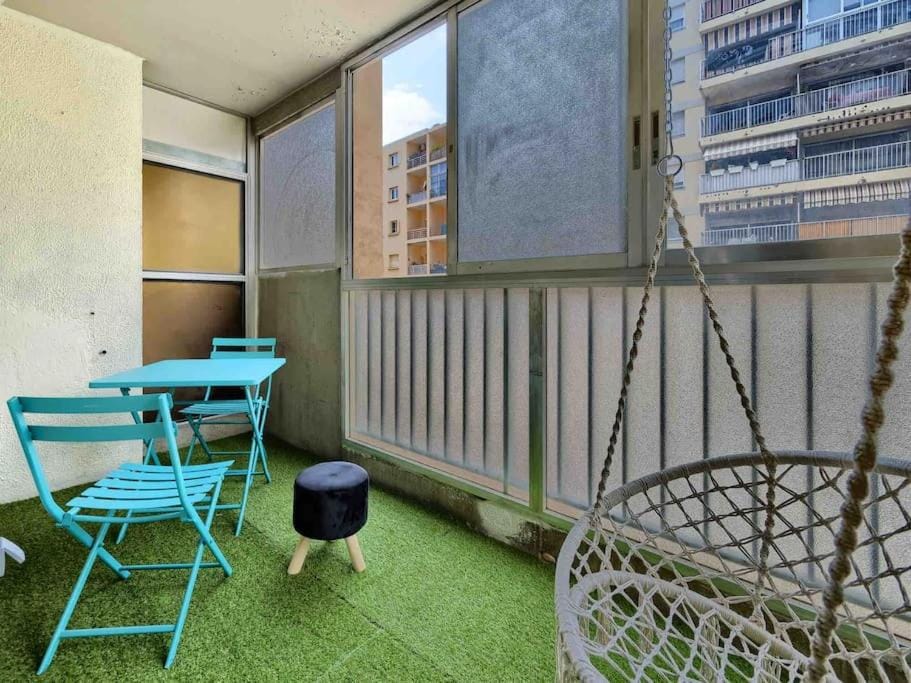 1 min to beach bedroom flat with 2 AC and parking in summer Apartment in Nice