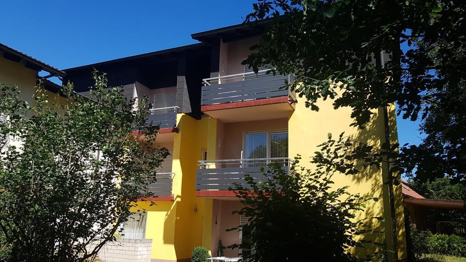 Property building, View (from property/room), Balcony/Terrace