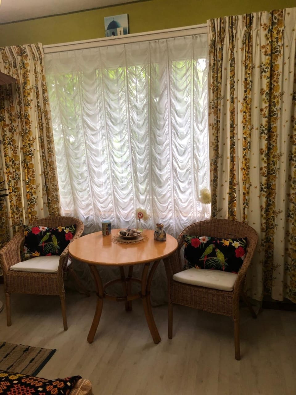 Beachroom 19m2 with mountain view Vacation rental in Canton of Bern (Region)