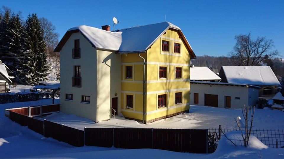 Property building, Facade/entrance, Day, Winter