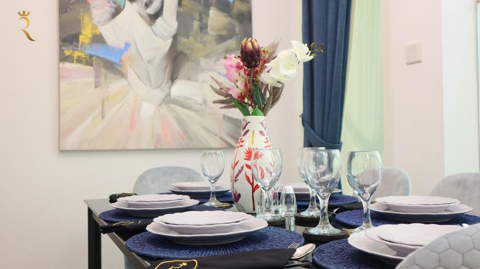 Living room, Decorative detail, Seating area, Dining area