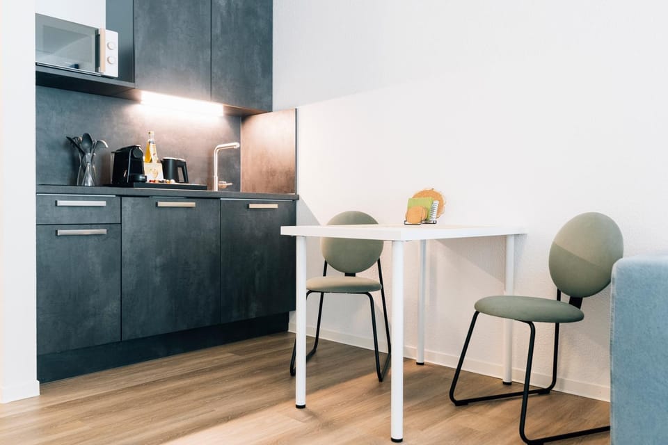 Coffee/tea facilities, Kitchen or kitchenette, Dining area, minibar, oven, pet friendly, stove