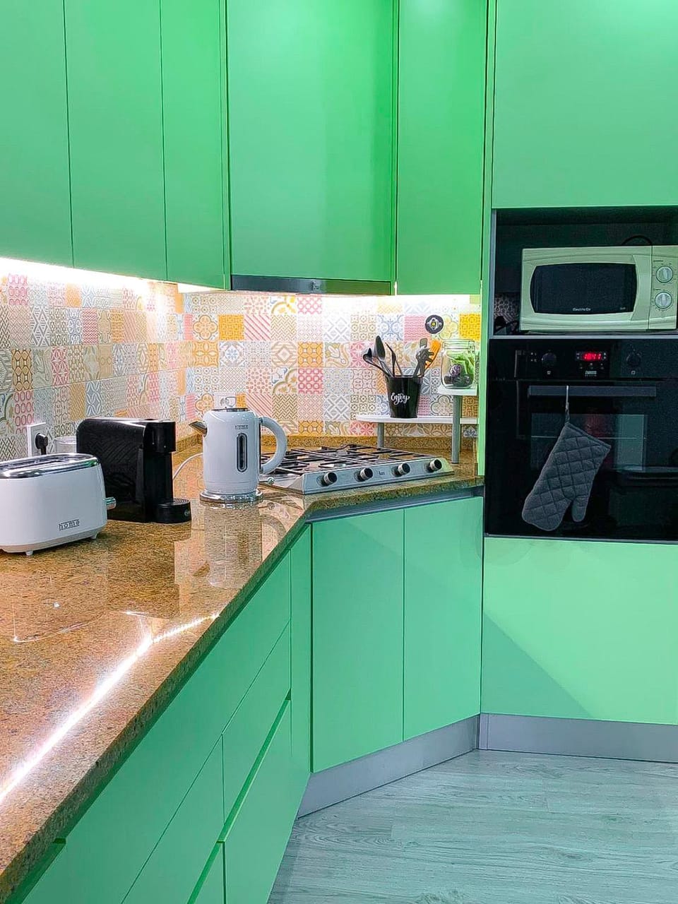 TV and multimedia, Coffee/tea facilities, Kitchen or kitchenette, Food and drinks, Food, Alcoholic drinks, Non alcoholic drinks, minibar, pet friendly, stove, toaster, kitchen