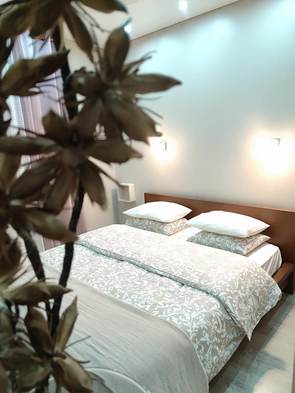 Bed, Photo of the whole room, Bedroom, storage