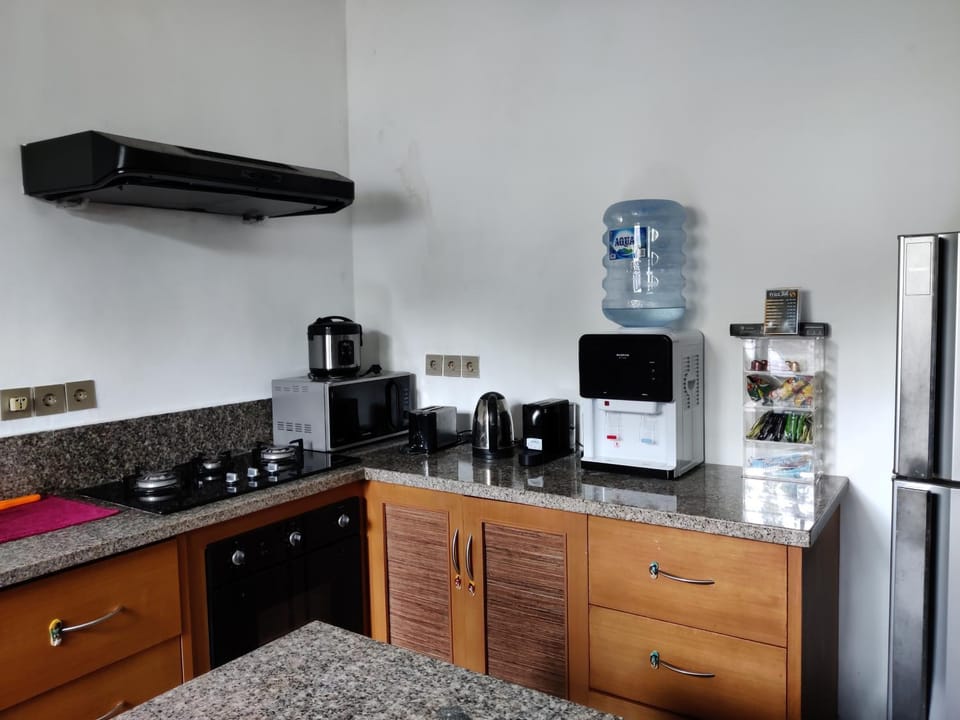 Coffee/tea facilities, Kitchen or kitchenette, minibar, oven, pet friendly, stove, toaster, kitchen