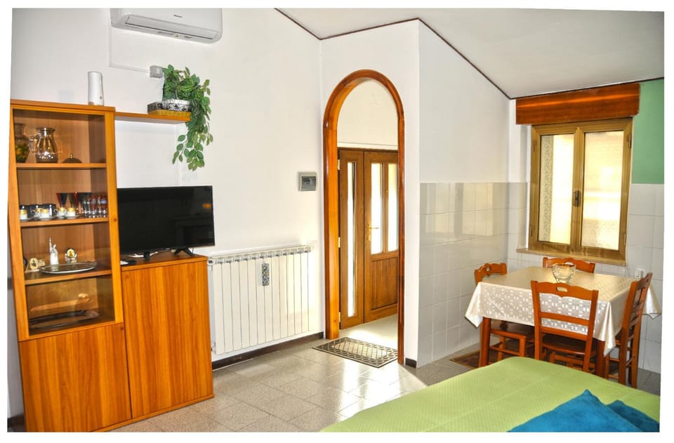 TV and multimedia, Dining area