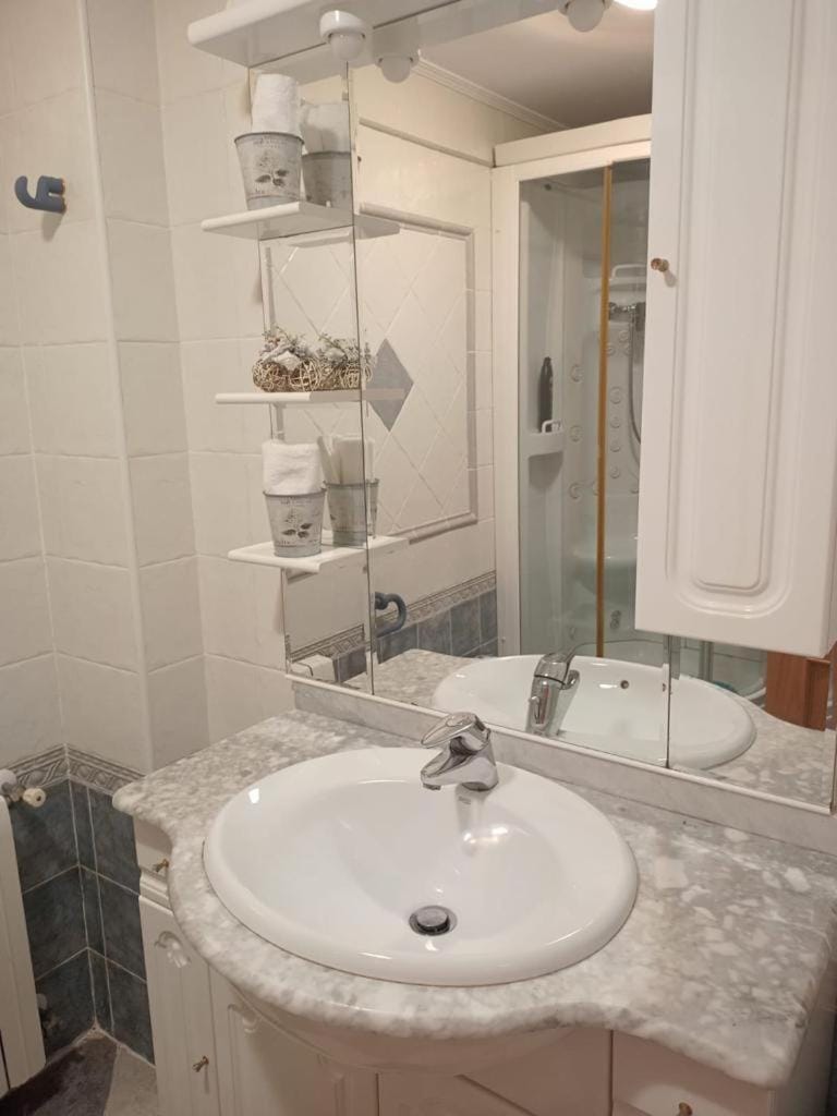 Shower, Bathroom