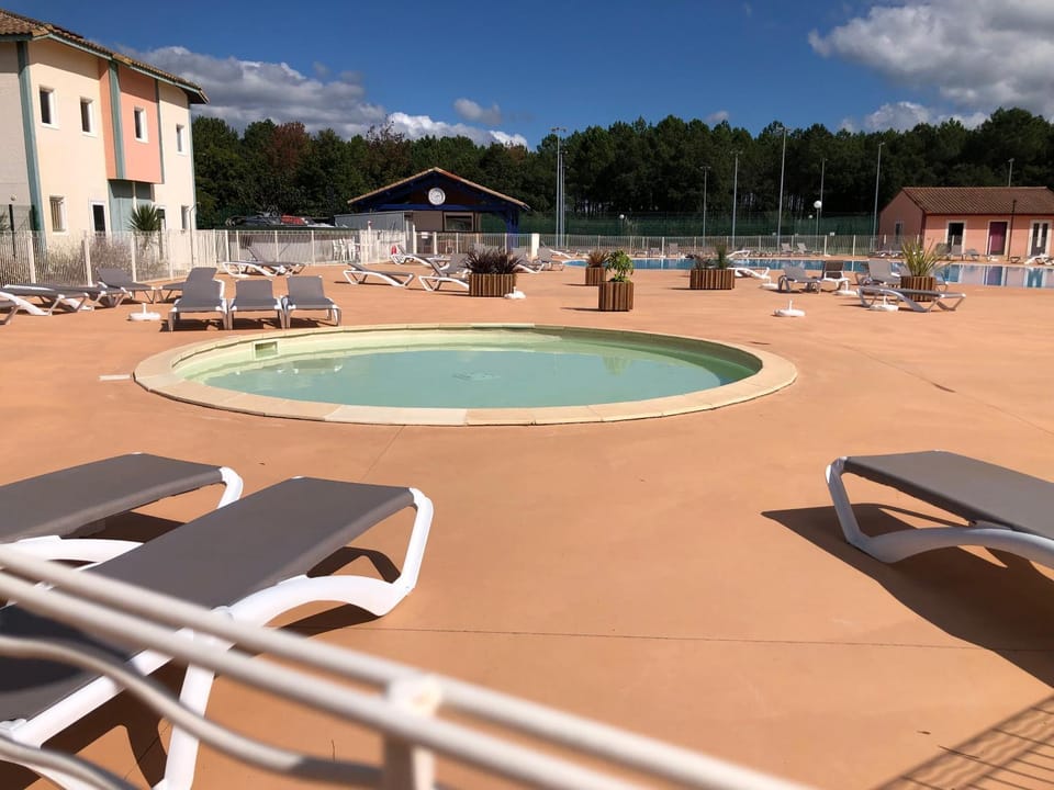 Pool view, Swimming pool, Swimming pool, sunbed