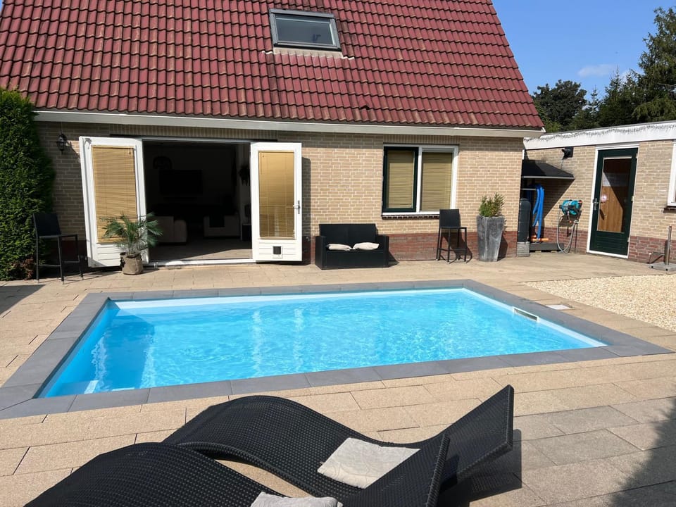 Property building, Patio, Spa and wellness centre/facilities, Pool view, Swimming pool, Open Air Bath