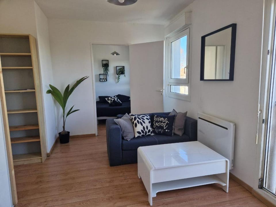 Living room, Photo of the whole room