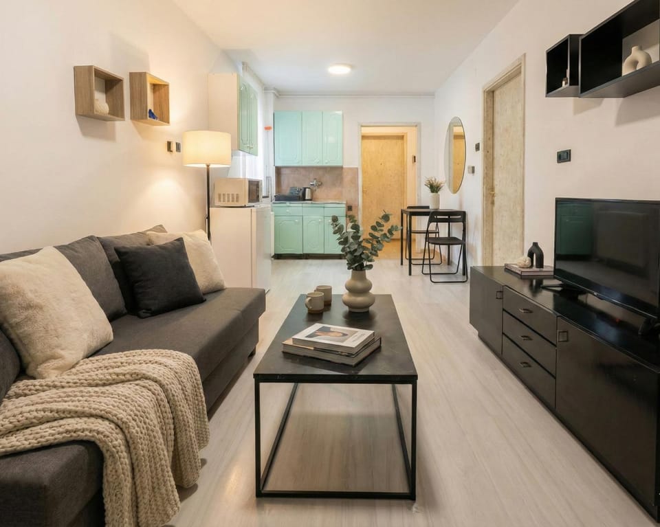 Kitchen or kitchenette, Living room, Dining area, Communal kitchen