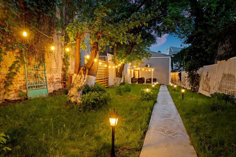 Garden, Garden, Balcony/Terrace