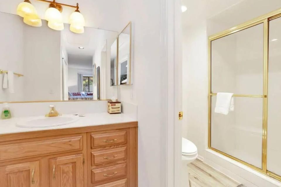 The Bear Meadows Townhome! Walk to Bear Mountain! Villa in Big Bear