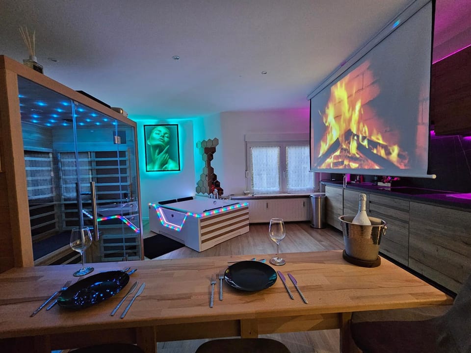 Hot Tub, Sauna, TV and multimedia, Living room, Spa and wellness centre/facilities, Seating area, Dining area, kitchen