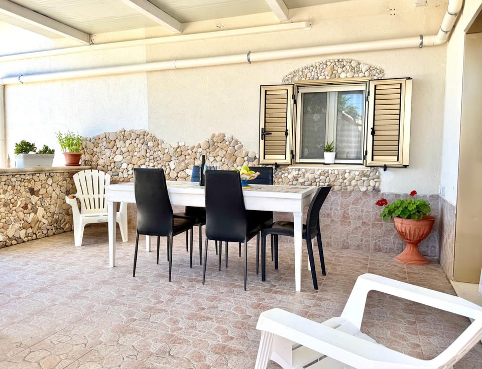 Villa Miranda near the sandy beach, parking & wifi House in Avola