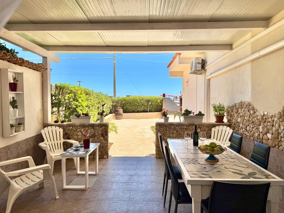 Villa Miranda near the sandy beach, parking & wifi House in Avola