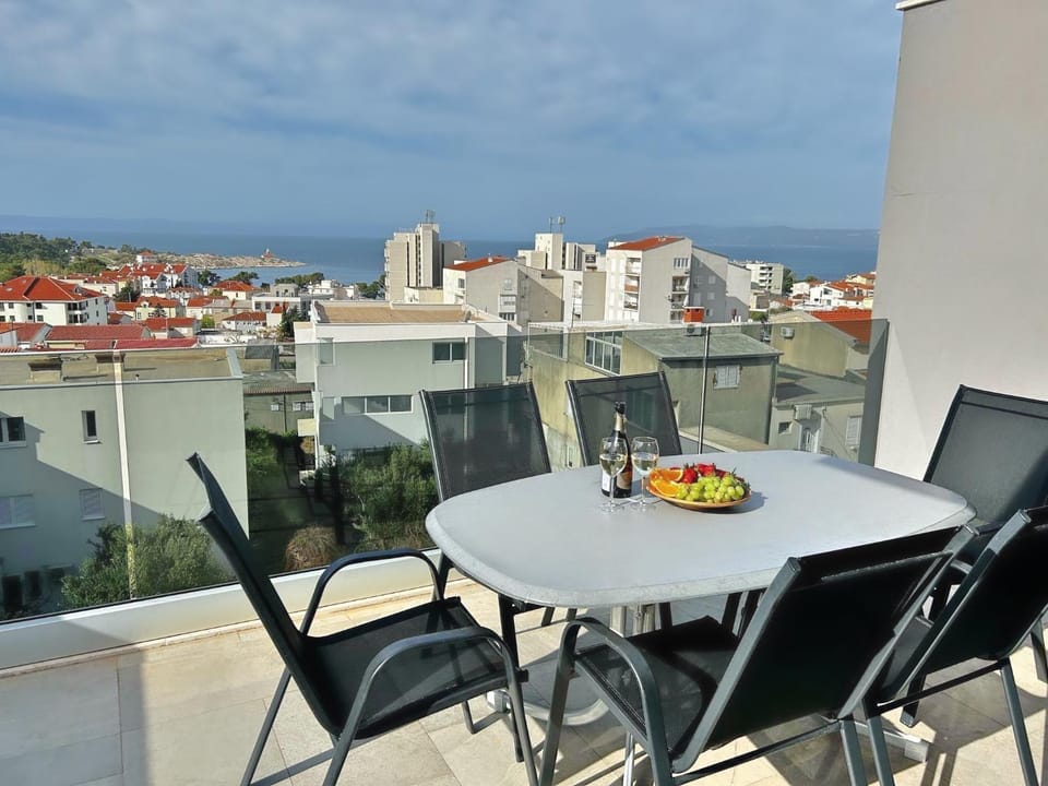 Balcony/Terrace, Alcoholic drinks