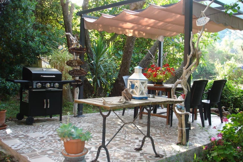 BBQ facilities, Garden