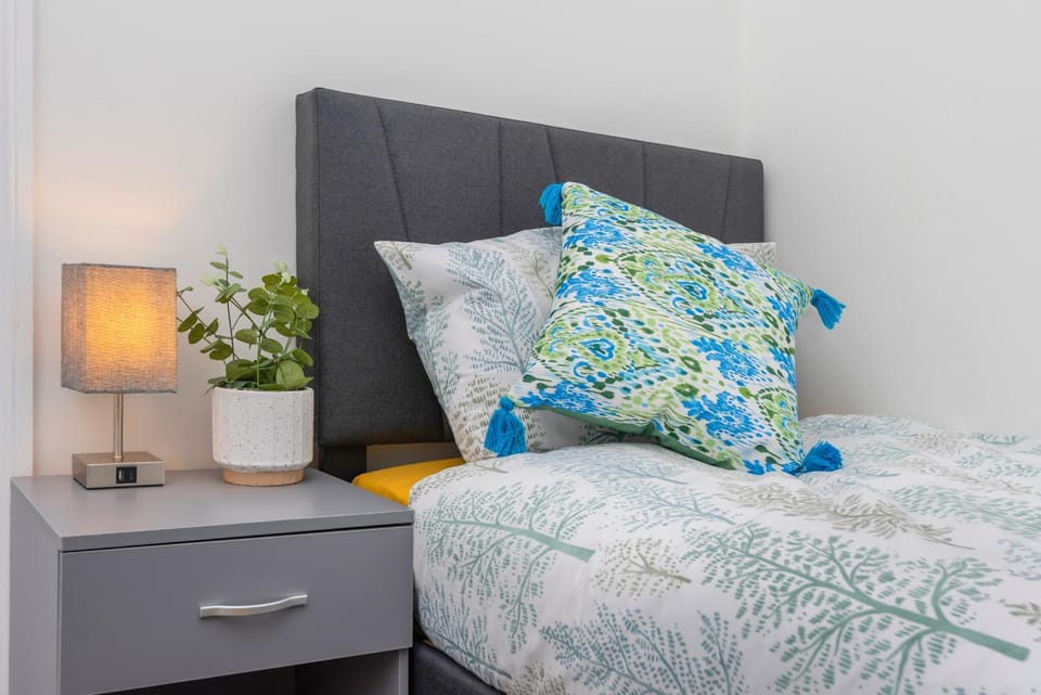 Bed, Bedroom
