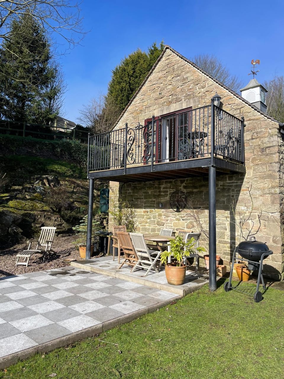 Property building, Balcony/Terrace