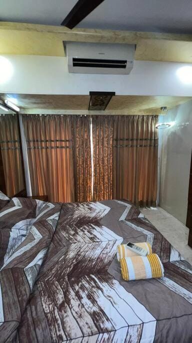 Modern 2bhk in main Lokhandwala WITH WI FI Apartment in Mumbai