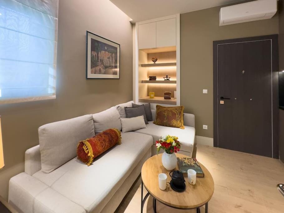 Aphrodite's Hideaway Apartment in Athens