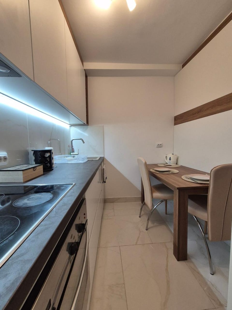 Kitchen or kitchenette, Dining area, pet friendly