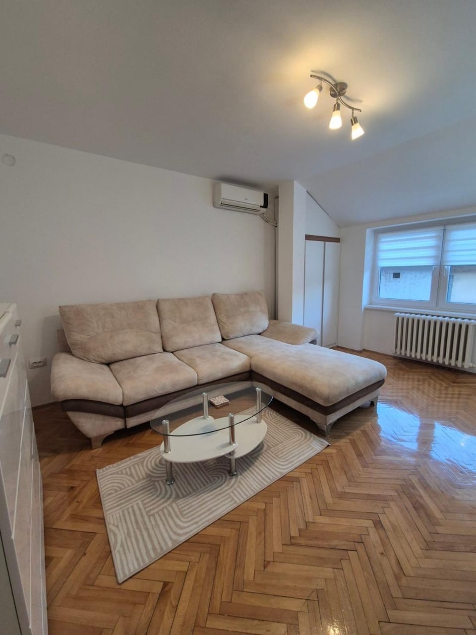 Living room, Seating area, air conditioner