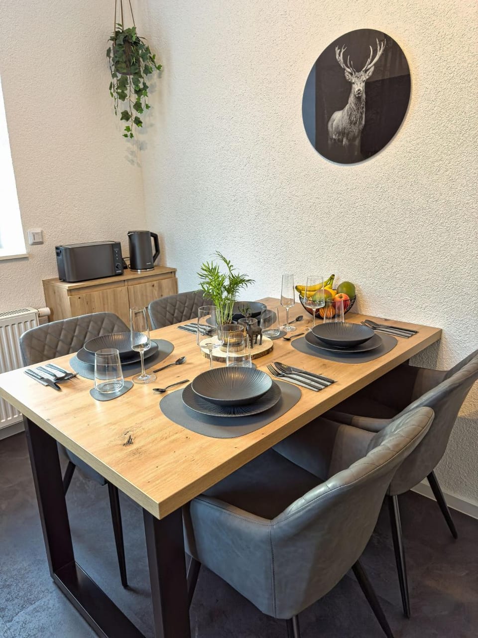 Seating area, Dining area, kitchen
