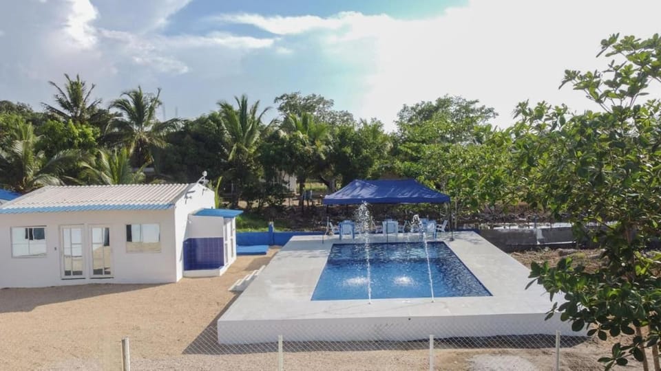 Swimming pool, Swimming pool