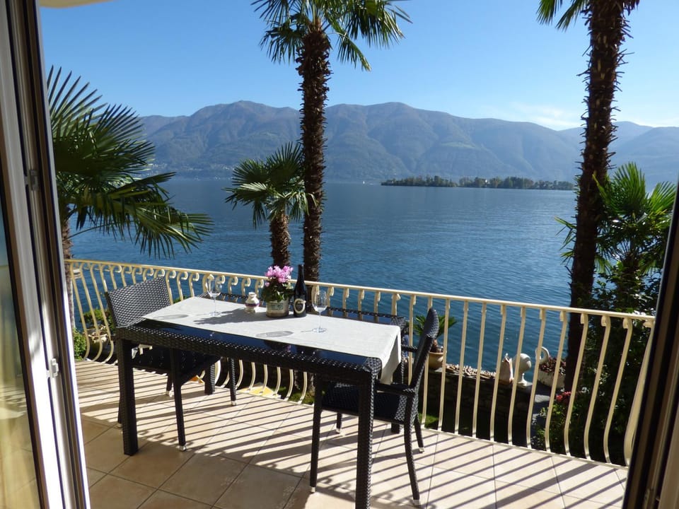 Day, Balcony/Terrace, Lake view