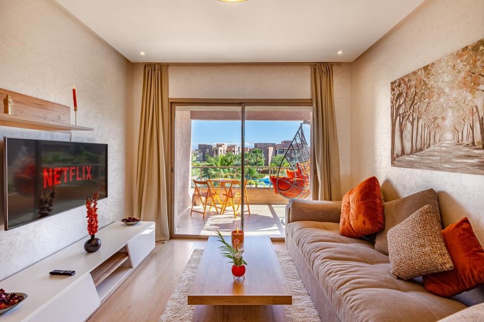 Communal lounge/ TV room, TV and multimedia, Living room, Seating area, Evening entertainment