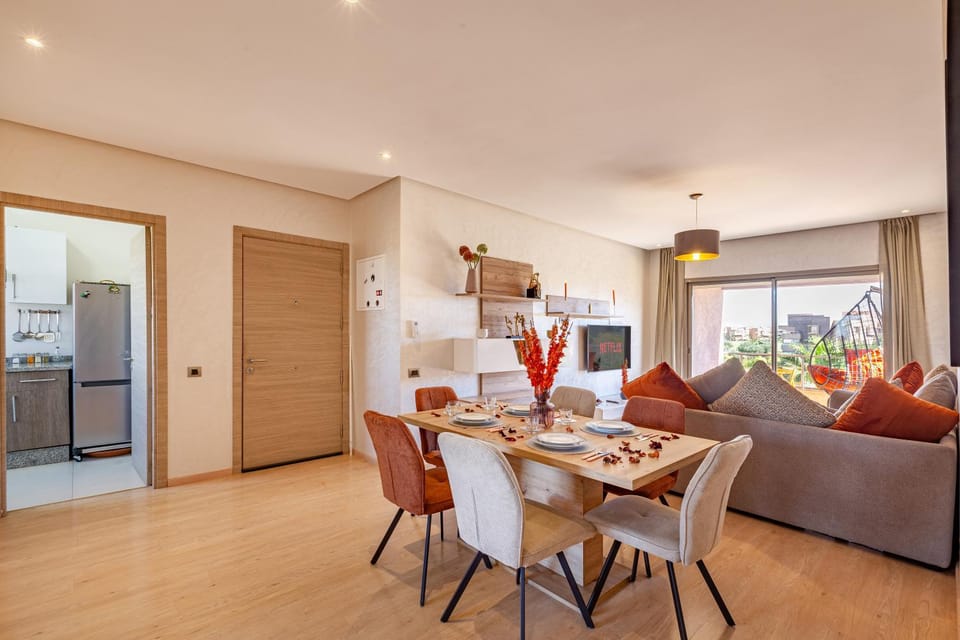Communal lounge/ TV room, TV and multimedia, Kitchen or kitchenette, Living room, Seating area, Dining area, Evening entertainment