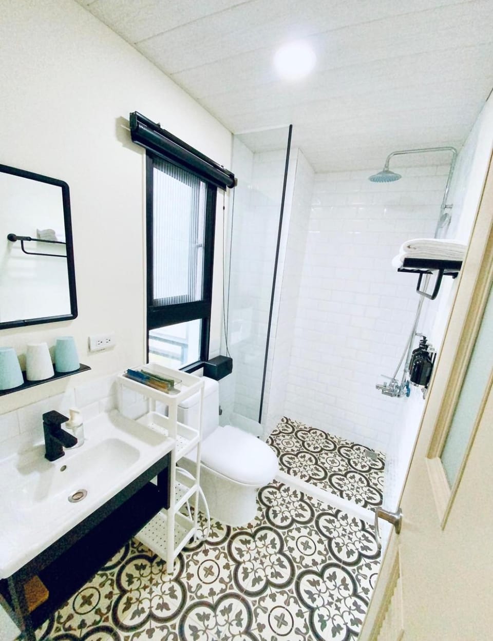 Shower, Toilet, Bathroom, Bathroom