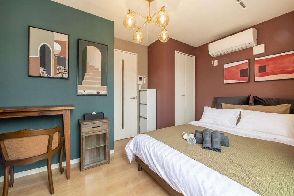 Bed, Bedroom