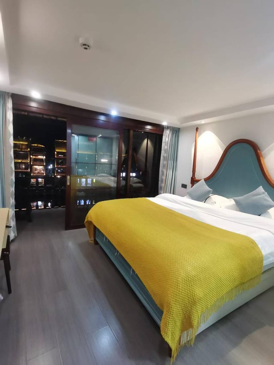 Photo of the whole room