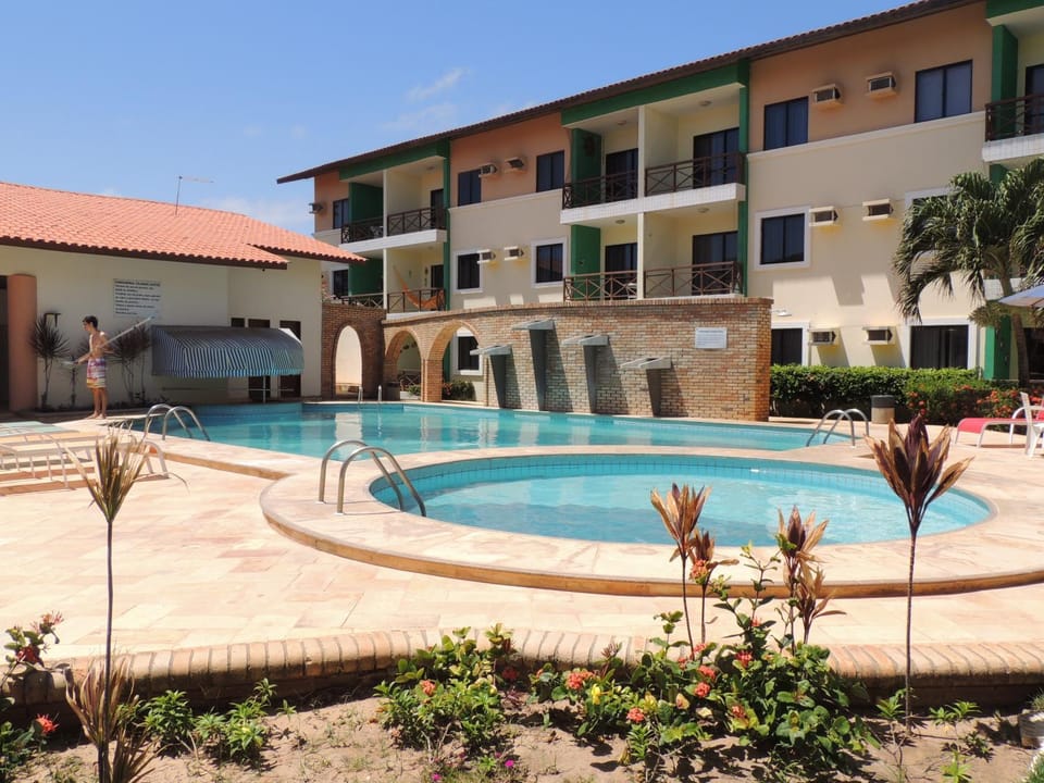 Facade/entrance, Swimming pool