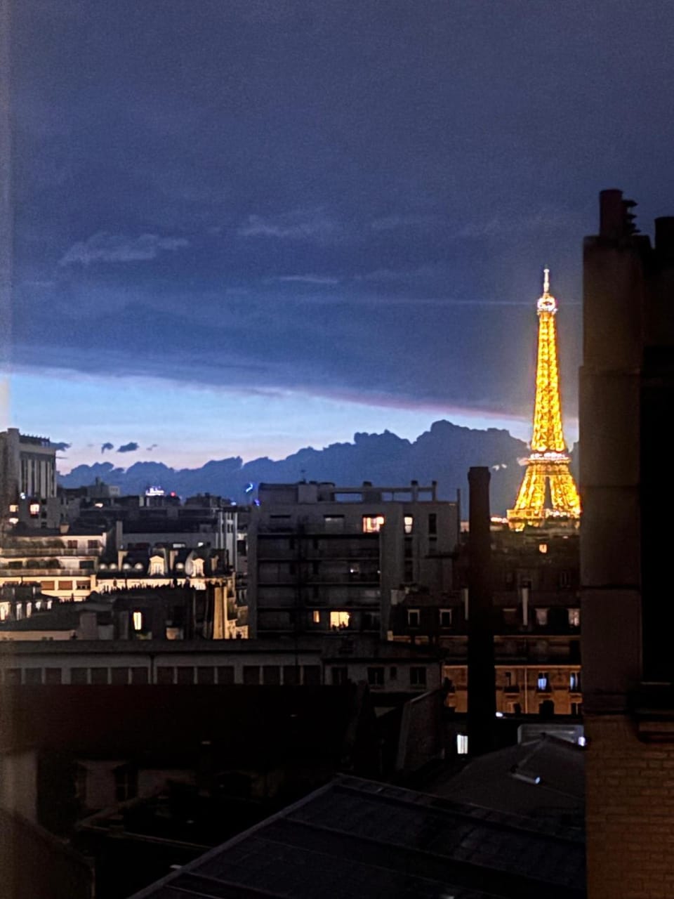 Studio chic Paris Tour Eiffel Near Eiffel tower 7th floor Apartment in Paris