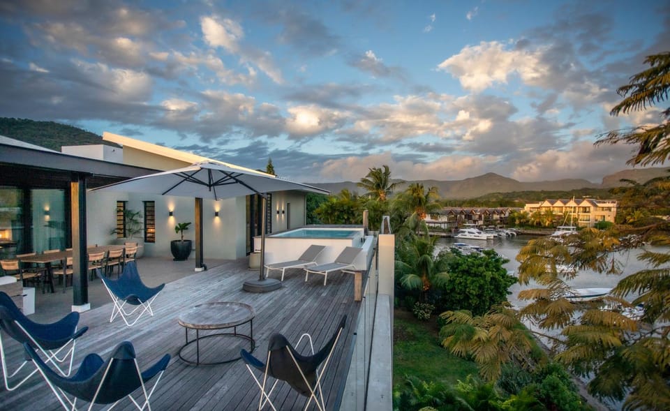 Patio, Mountain view