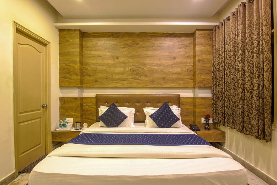Bed, Photo of the whole room, Bedroom, wardrobe
