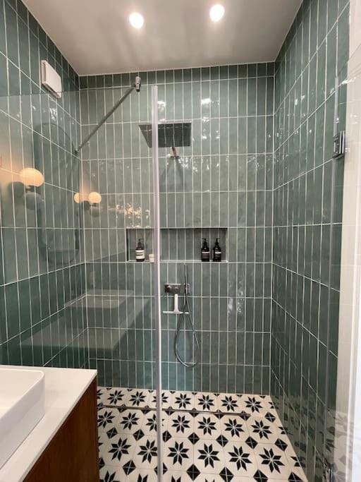Oldtown Apt w/Balcony, free Pkg Apartment in Klaipėda
