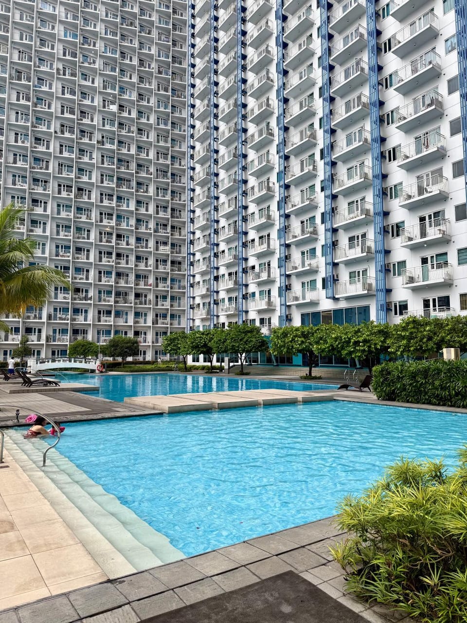 Property building, Day, Natural landscape, City view, Pool view, Swimming pool, sunbed